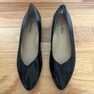 Neiman Marcus Flats Black Leather Pointed Toe 7.5